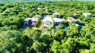 Exclusiva Casa de Alto Padrão na Praia do Forte – 5 Suítes, Piscina e Renda Imediata