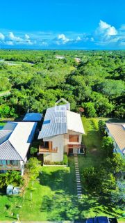 Exclusiva Casa de Alto Padrão na Praia do Forte – 5 Suítes, Piscina e Renda Imediata