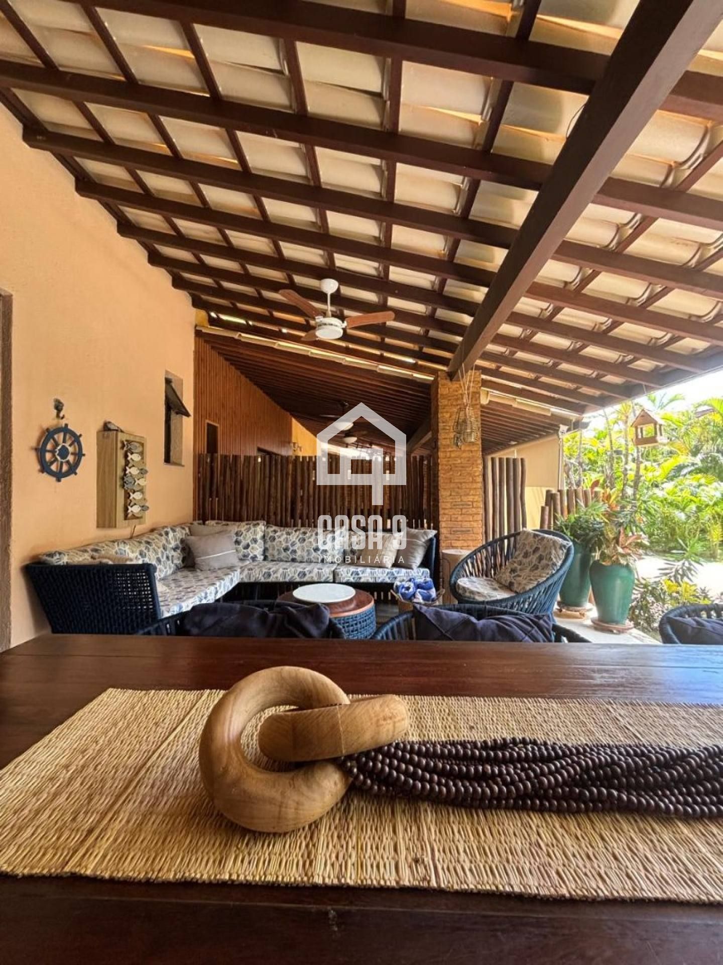 Apartamento duplex nascente com 3 suítes pé na areia e mobiliado a venda em Itacimirim Bahia