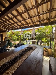 Apartamento duplex nascente com 3 suítes pé na areia e mobiliado a venda em Itacimirim Bahia