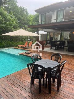 Casa duplex mobiliada com 5 quartos a venda no condomínio Fazenda em Praia do Forte Bahia