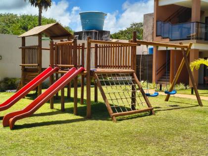 Apartamento terraço mobiliado a venda com 3 quartos (2 suites) na Praia do Surf em Itacimirim Bahia