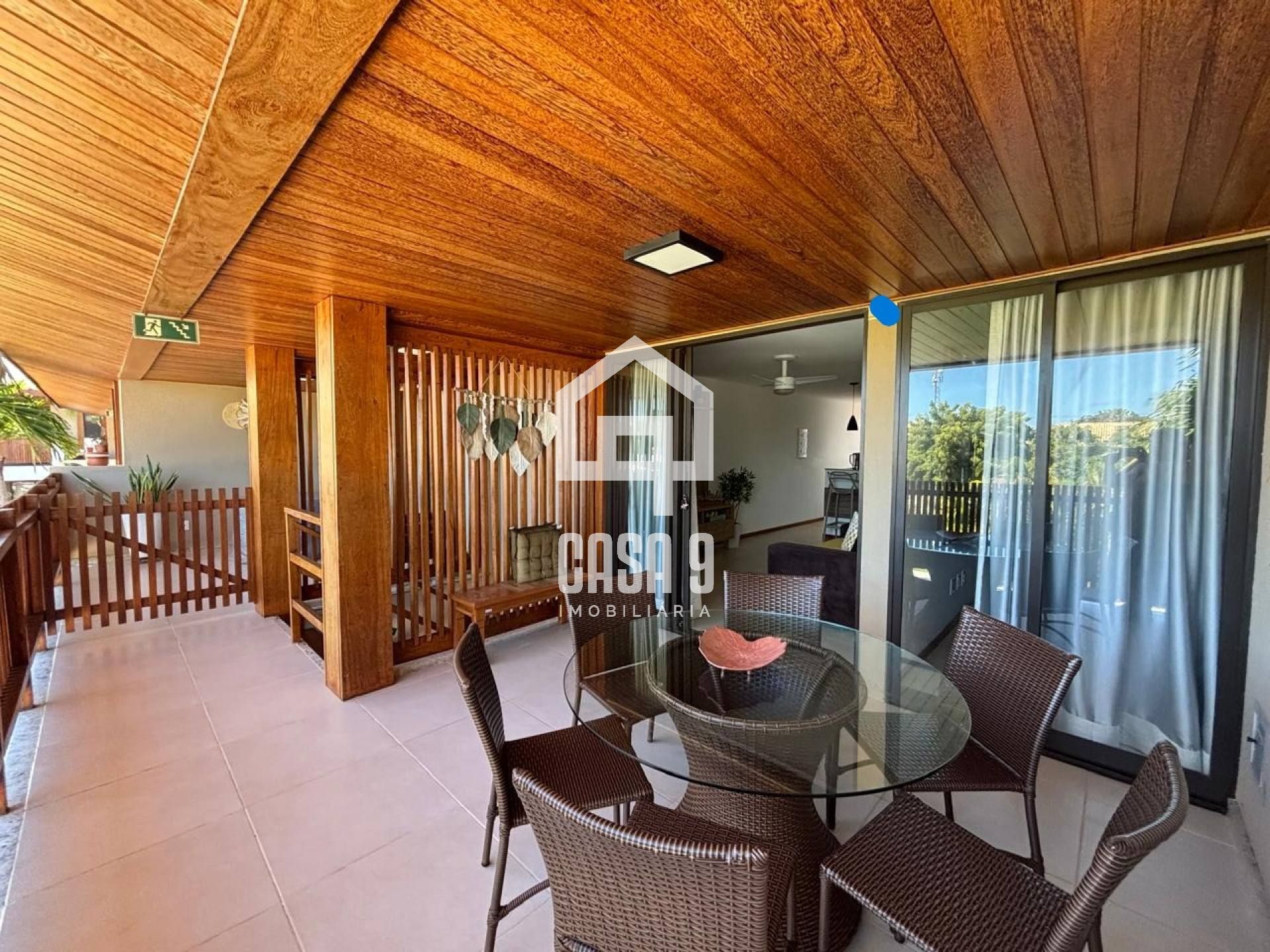 Apartamento superior mobiliado a venda com 2 suítes e varanda na Praia da Espera em Itacimirim Bahia