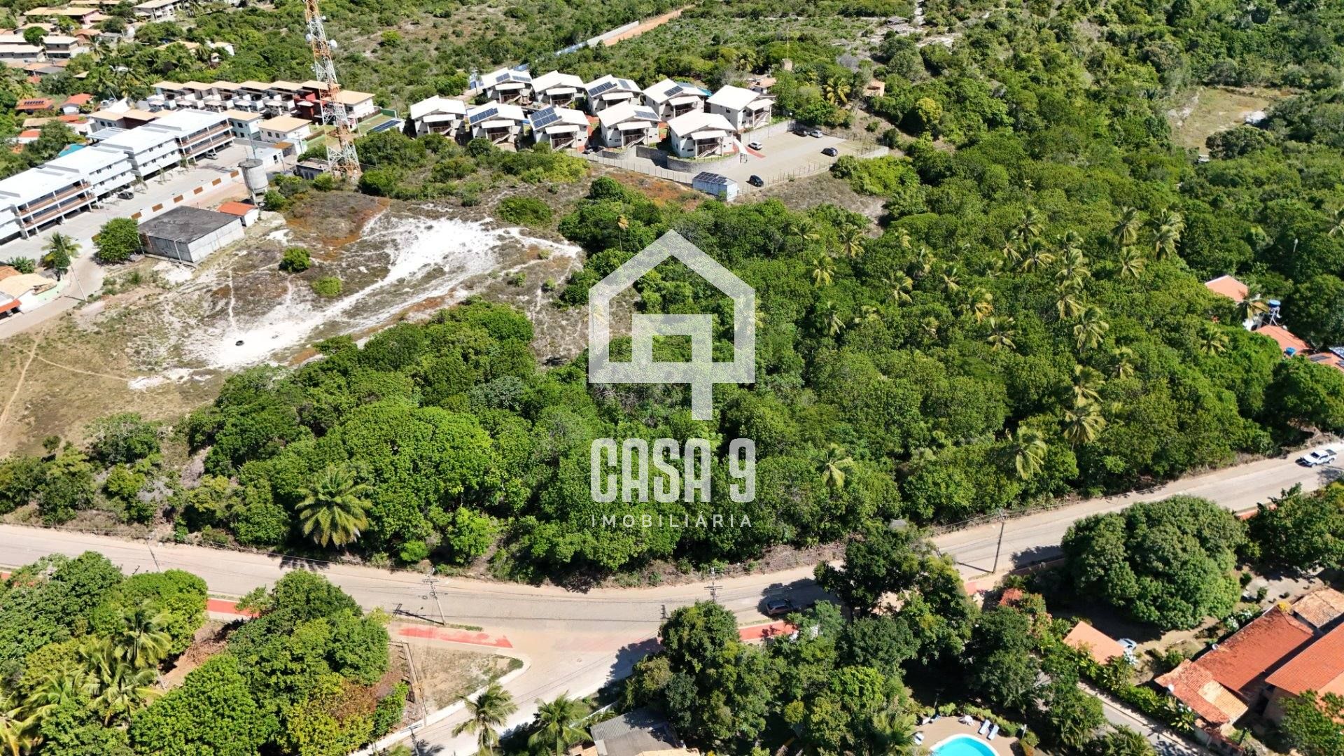 Terreno à venda com 7.735 m² na rua principal de Imbassaí
