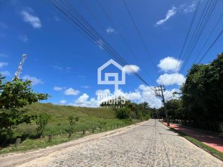 Terreno à venda com 7.735 m² na rua principal de Imbassaí