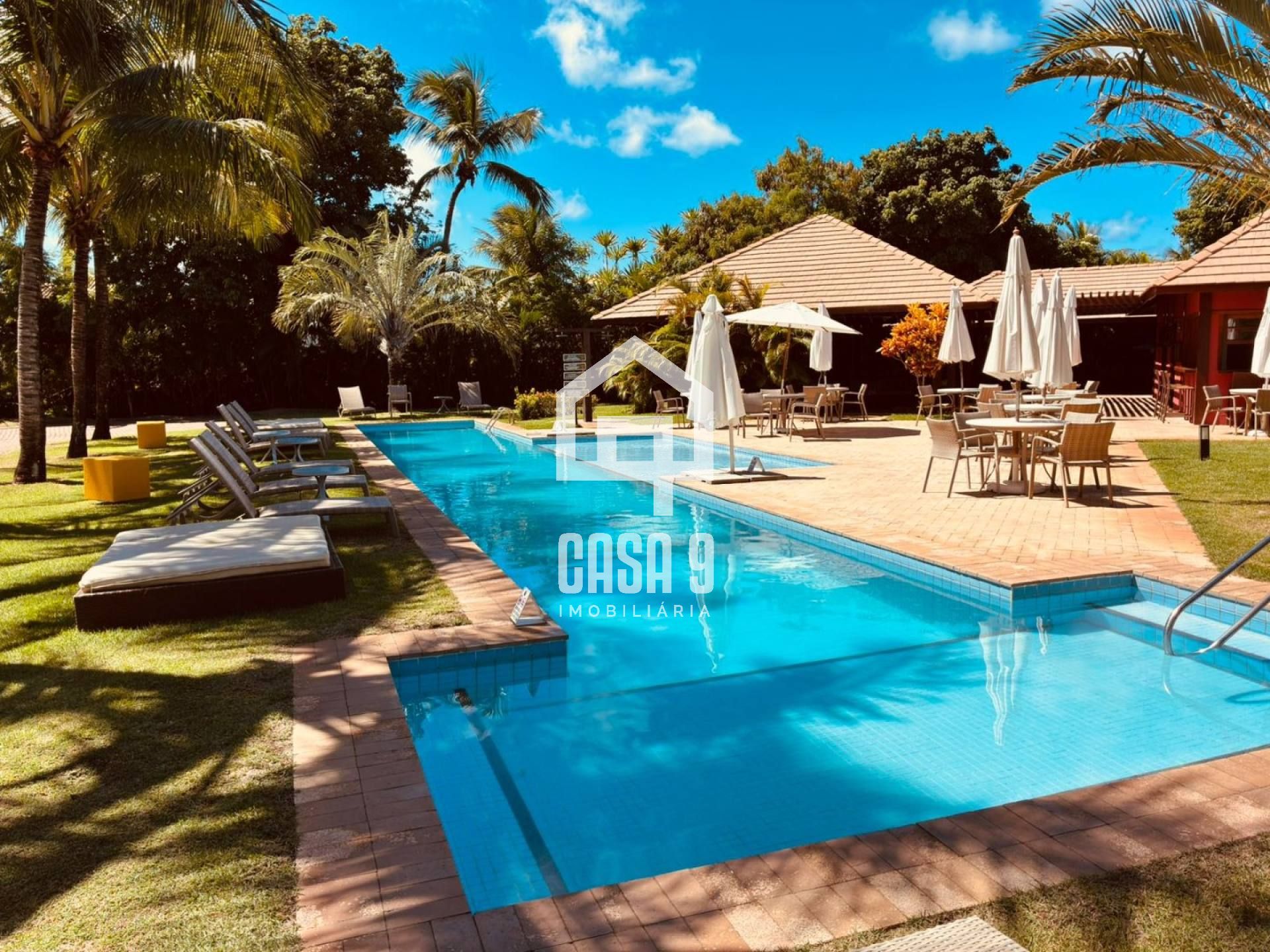 Casa em condomínio próximo da vila para locação anual com 2 suítes em Praia do Forte Bahia