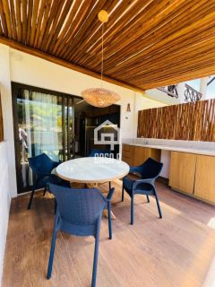 Apartamento a venda com 1 suíte na avenida principal de Imbassai Bahia