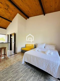 Apartamento para locação anual com 1 suíte na avenida principal de Imbassai Bahia