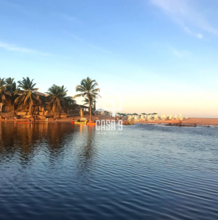 Apartamento para locação anual com 1 suíte na avenida principal de Imbassai Bahia