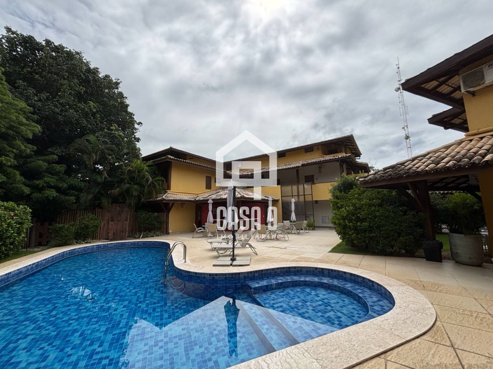 Apartamento térreo para locação anual com 1 suíte na vila de Praia do Forte Bahia