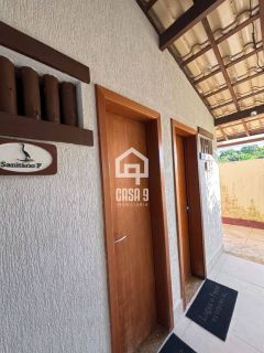 Apartamento térreo mobiliado para venda com 2 suítes e acesso privativo a praia em Praia do Forte Bahia