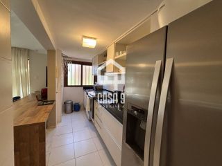 Apartamento térreo mobiliado para venda com 2 suítes e acesso privativo a praia em Praia do Forte Bahia