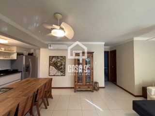 Apartamento térreo mobiliado para venda com 2 suítes e acesso privativo a praia em Praia do Forte Bahia
