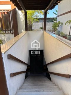 Apartamento térreo mobiliado para venda com 2 suítes e acesso privativo a praia em Praia do Forte Bahia