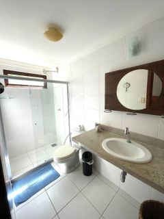 Apartamento térreo a venda com 2 suítes na Vila de Praia do Forte Bahia