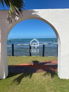 Apartamento duplex a venda com 4 quartos 2 suítes pé na areia na Vila de Praia do Forte Bahia