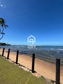 Apartamento duplex a venda com 4 quartos 2 suítes pé na areia na Vila de Praia do Forte Bahia