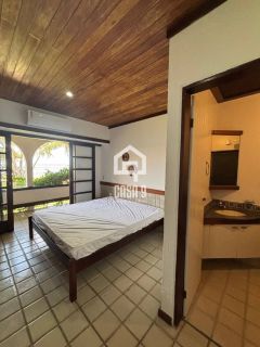 Apartamento duplex a venda com 2 suítes frontal mar pé na areia na Vila de Praia do Forte Bahia