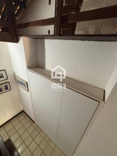 Apartamento duplex a venda com 2 suítes frontal mar pé na areia na Vila de Praia do Forte Bahia