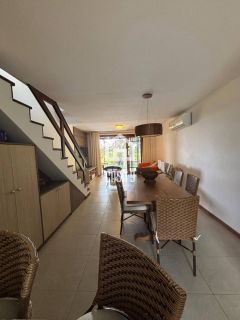 Apartamento mobiliado a venda com 2 suítes no condomínio Reserva Praia do Forte em Praia do Forte Bahia
