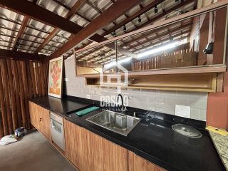 Apartamento térreo mobiliado com 2 suítes varanda gourmet no condominio Belvere na Praia da Espera em Itacimirim