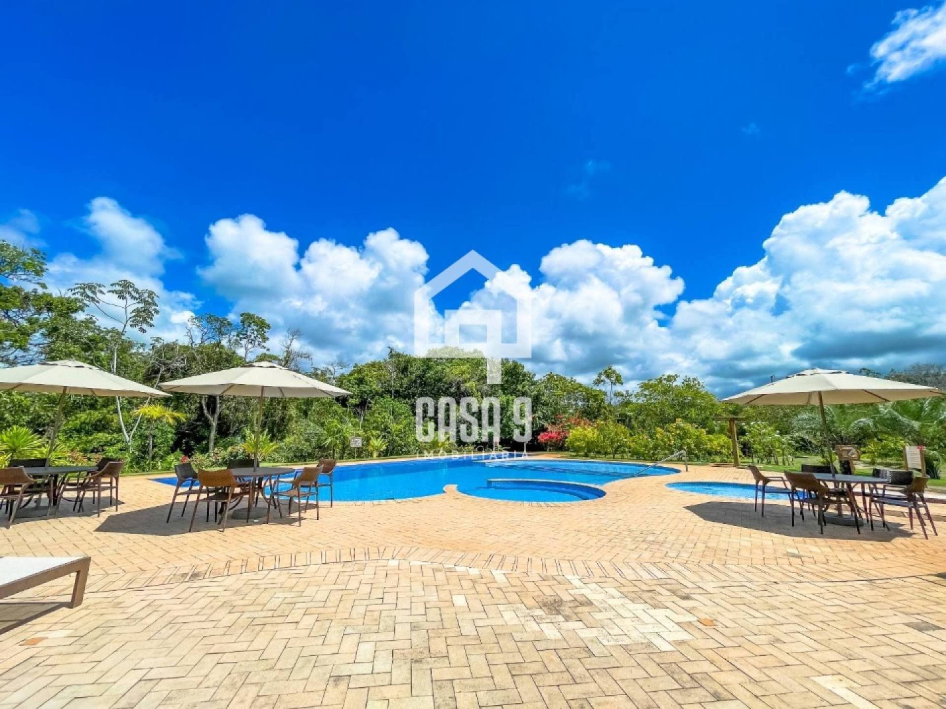 Terreno a venda com 800m² na rua do clube do condomínio Ilha dos Pássaros Praia do Forte Bahia