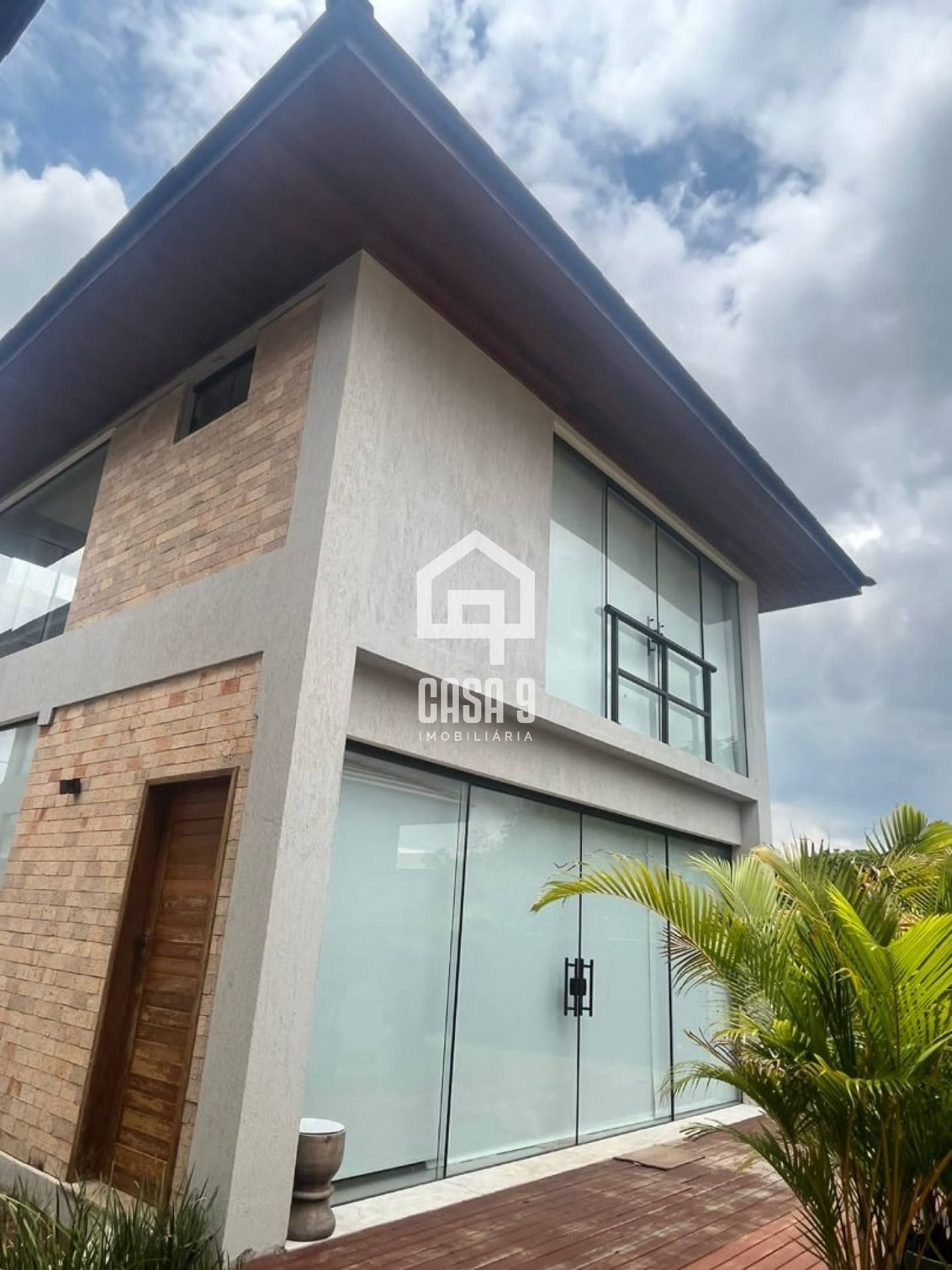 Casa solta mobiliada com 3 quartos a venda na Praia do Surf em Itacimirim Bahia