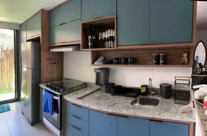 Apartamento garden térreo mobiliado com 2 suites à venda em Itacimirim Bahia