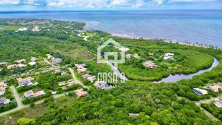 Terreno com 700m² próximo da ponte a venda no Condomínio Enseada do Castelo em Praia do Forte Bahia