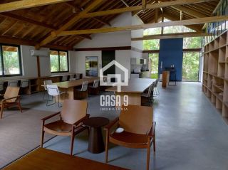 Terreno a venda com 700 m² de esquina próximo da praia no Condomínio Praia do Castelo em Praia do Forte Bahia