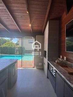 Casa mobiliada e decorada com 04 suítes e piscina privativa a venda no Alto da Constância em Praia do Forte Bahia
