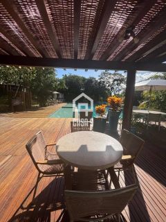 Casa mobiliada e decorada com 04 suítes e piscina privativa a venda no Alto da Constância em Praia do Forte Bahia