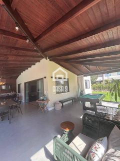 Casa mobiliada e decorada com 04 suítes e piscina privativa a venda no Alto da Constância em Praia do Forte Bahia