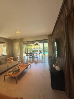 Casa mobiliada e decorada com 04 suítes e piscina privativa a venda no Alto da Constância em Praia do Forte Bahia