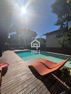 Casa mobiliada e decorada com 04 suítes e piscina privativa a venda no Alto da Constância em Praia do Forte Bahia