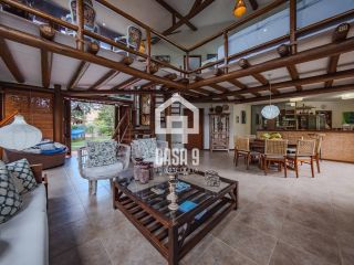 Casa com 5 suites á venda em Imbassaí