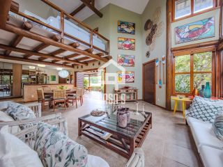Casa com 5 suites á venda em Imbassaí