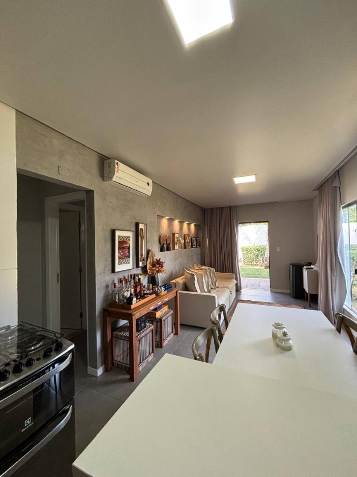 Apartamento térreo com 2 suítes mobiliado para locação anual em Itacimirim Bahia