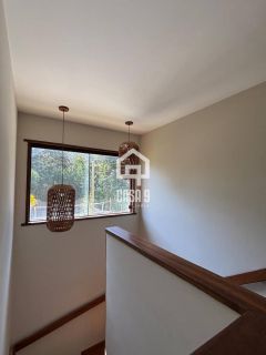 Casa para locação anual com 4 suítes decorada no condominio Alto da Constancia em Praia do Forte Bahia