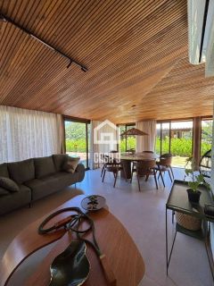 Casa para locação anual com 4 suítes decorada no condominio Alto da Constancia em Praia do Forte Bahia