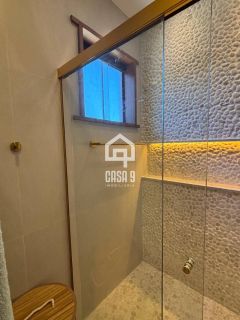 Casa para locação anual com 4 suítes decorada no condominio Alto da Constancia em Praia do Forte Bahia