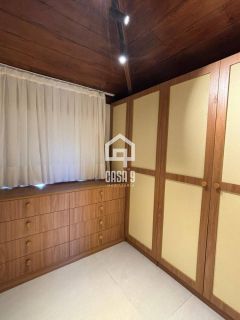 Casa para locação anual com 4 suítes decorada no condominio Alto da Constancia em Praia do Forte Bahia