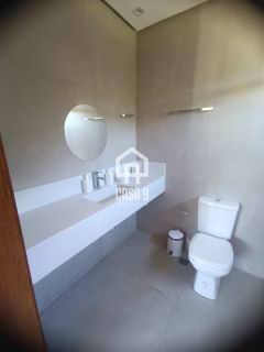 Casa duplex com 4 suítes para locação anual no condominio Fazenda Praia do Forte em Açu da Torre Bahia