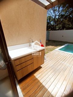 Casa duplex com 4 suítes para locação anual no condominio Fazenda Praia do Forte em Açu da Torre Bahia