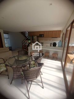 Casa duplex com 4 suítes para locação anual no condominio Fazenda Praia do Forte em Açu da Torre Bahia