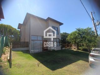 Casa duplex com 4 suítes para locação anual no condominio Fazenda Praia do Forte em Açu da Torre Bahia