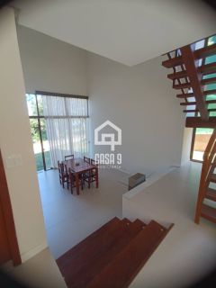 Casa duplex com 4 suítes para locação anual no condominio Fazenda Praia do Forte em Açu da Torre Bahia