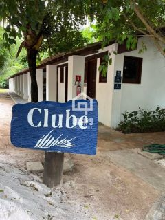 Casa duplex com 4 suítes para locação anual no condominio Fazenda Praia do Forte em Açu da Torre Bahia