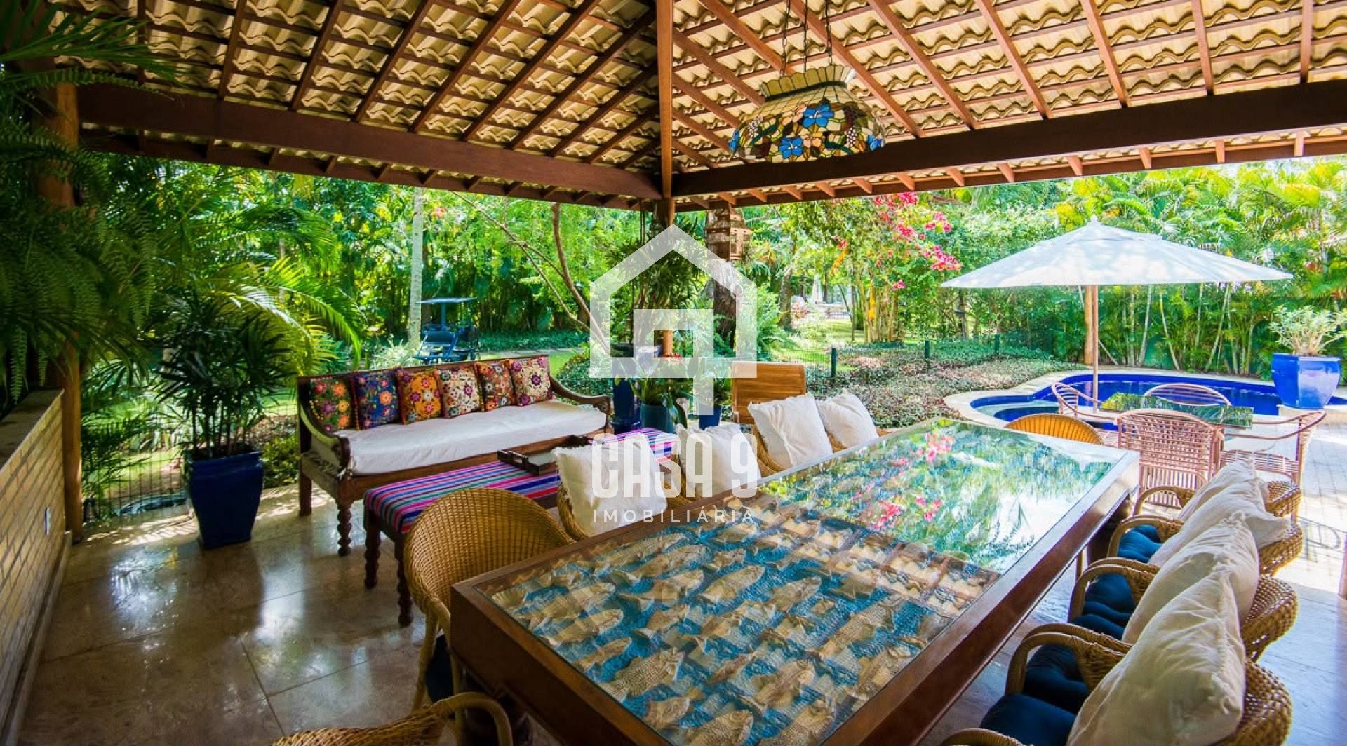 Casa a venda mobiliada com 5 suítes no condominio Porta das Baleias em Praia do Forte Bahia