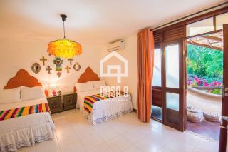 Casa a venda mobiliada com 5 suítes no condominio Porta das Baleias em Praia do Forte Bahia